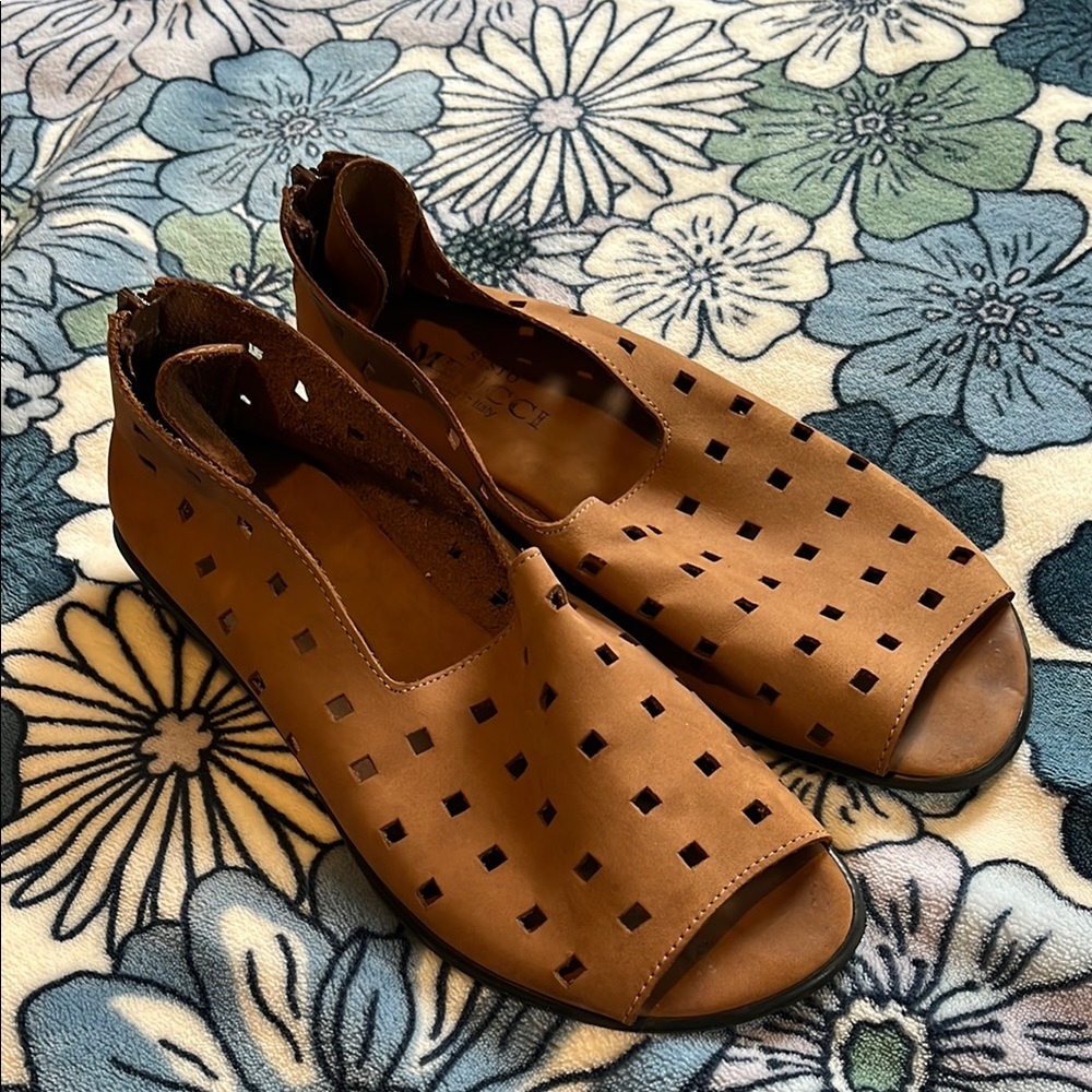Sesto Meucci Evonne Nubuck Leather Cut Out Slip On Flats size 7